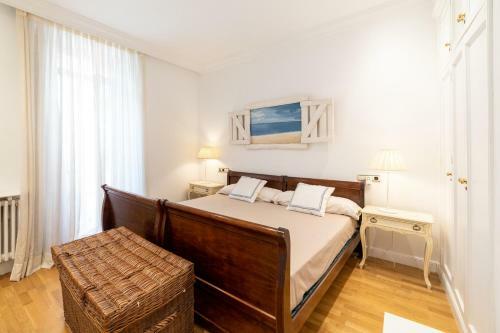 La Concha Cozy Balcony Apartment By Cisan Rentals