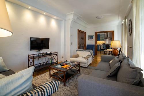 La Concha Cozy Balcony Apartment By Cisan Rentals
