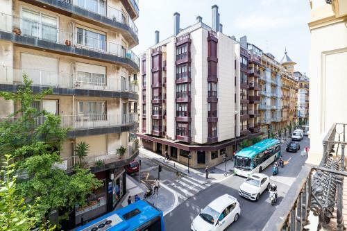La Concha Cozy Balcony Apartment By Cisan Rentals