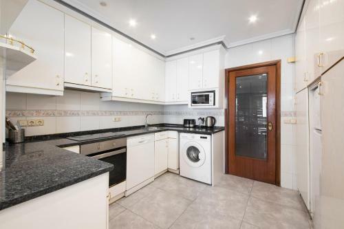 Spacious Zurriola Beach Apartment