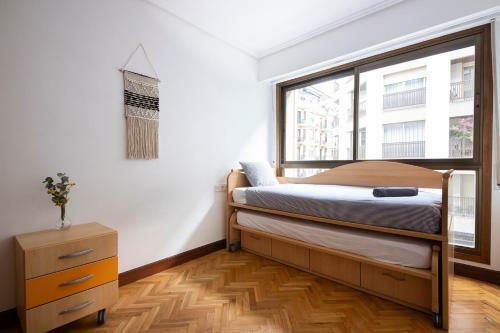 Spacious Zurriola Beach Apartment