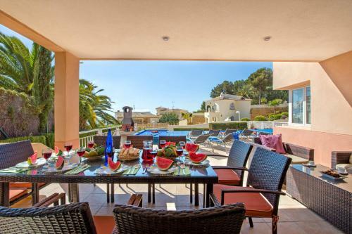 Villa Angela Flores By Villa Plus