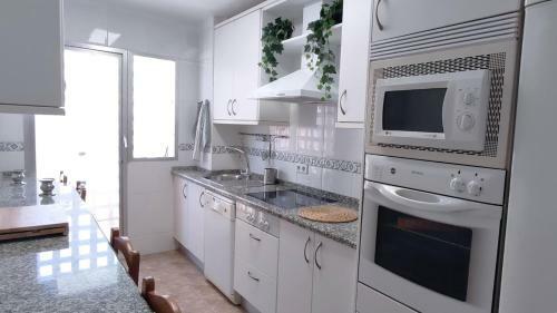 Amplio Apartamento Con Piscina Ideal Para Familias