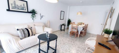 Amplio Apartamento Con Piscina Ideal Para Familias
