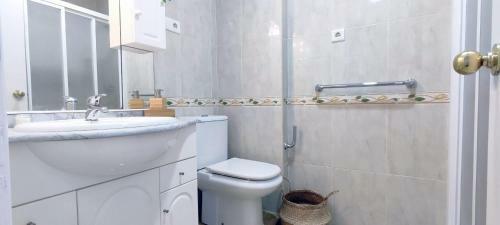 Amplio Apartamento Con Piscina Ideal Para Familias
