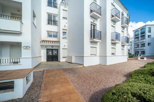 Bright Two Bedroom Apartment - Ra721lt