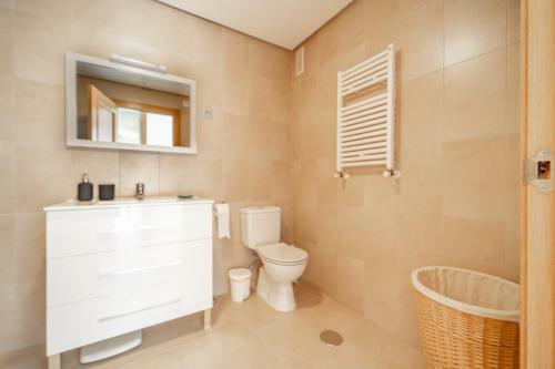 Bright Two Bedroom Apartment - Ra721lt