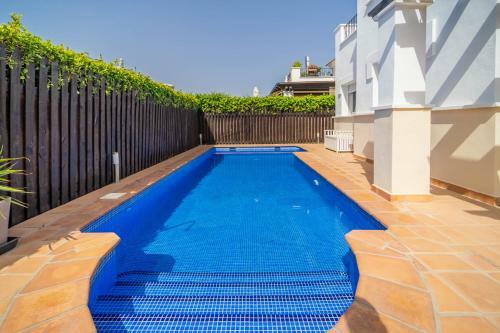 Villa With Private Pool - Lo4lt