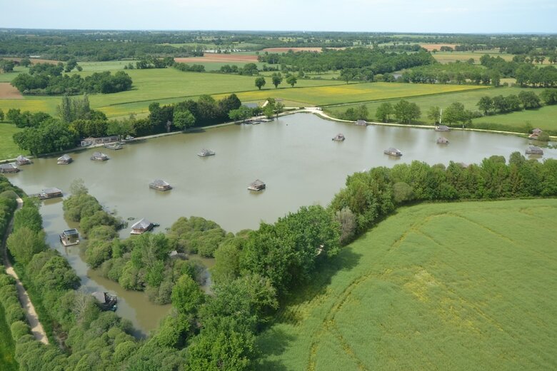 Lodge Village Flottant De Pressac