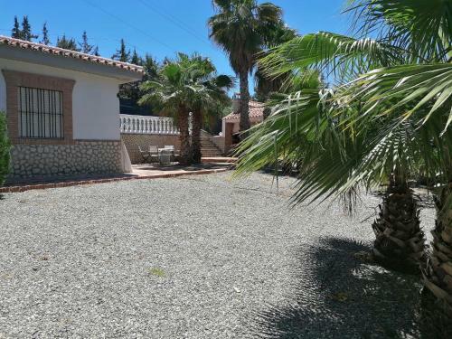 Charming House With Pool & Barbecue