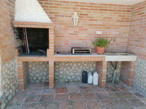 Charming House With Pool & Barbecue