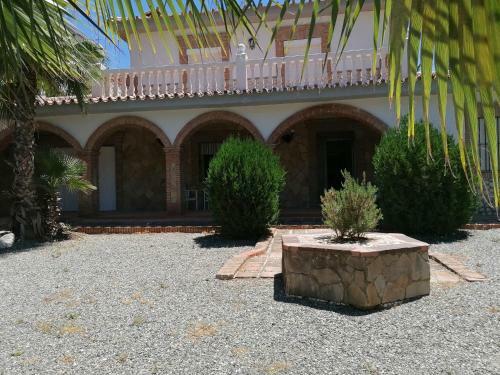 Charming House With Pool & Barbecue