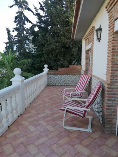 Charming House With Pool & Barbecue