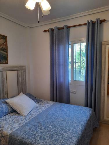 Chalet Adosado Con Piscina