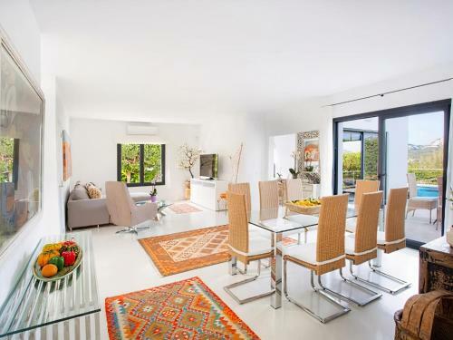 Beautiful Modern Villa In Calvi�