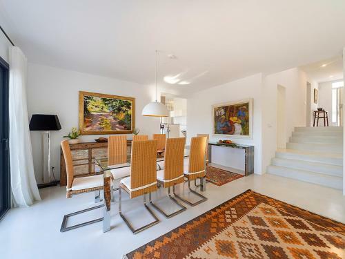 Beautiful Modern Villa In Calvi�