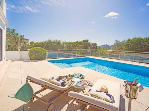 Beautiful Modern Villa In Calvi�