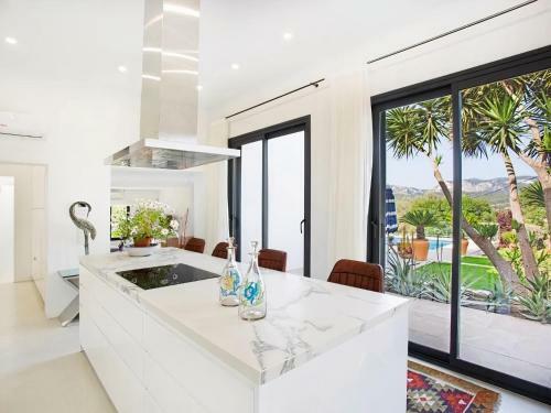 Beautiful Modern Villa In Calvi�
