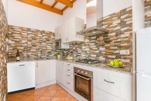 Villa De La Luz By Villa Plus