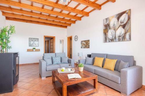 Villa De La Luz By Villa Plus