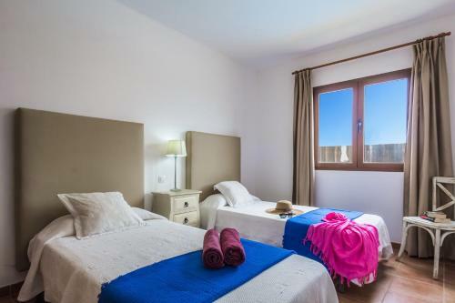 Villa Caleta Heights By Villa Plus