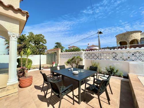 Villa Requesens 6-3 - Barneda Premium