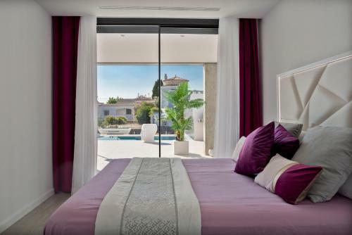 Villa En La Marina De Empuriabrava, 1km De La Playa