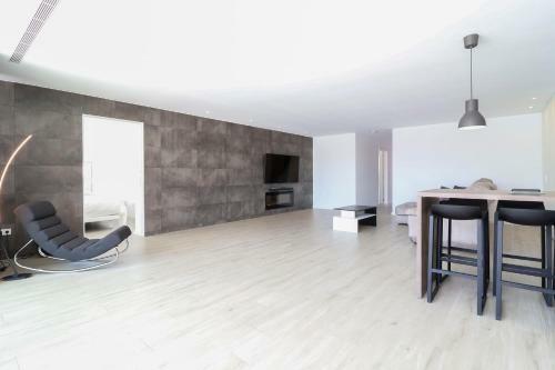 Villa En La Marina De Empuriabrava, 1km De La Playa
