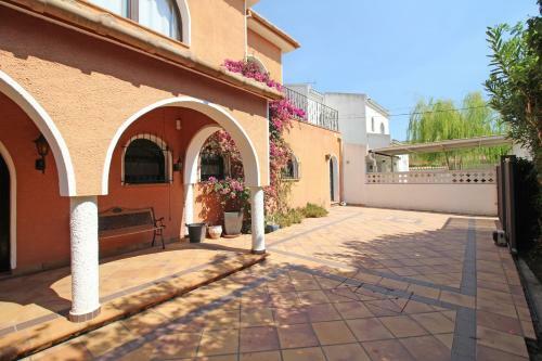 Apart-rent Villa Requesens