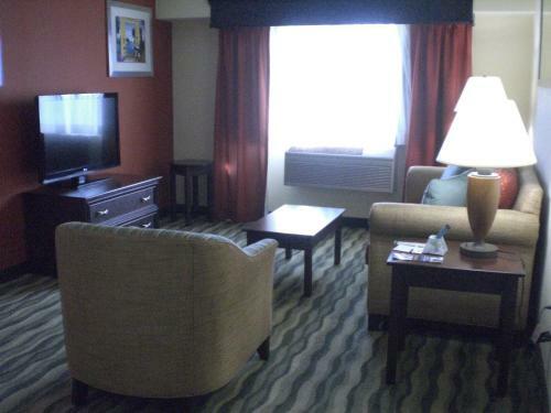 Best Western Plus Windsor Gardens Hotel & Suites/conference Center