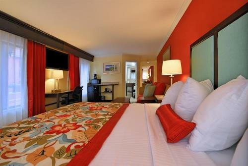 Best Western Plus Windsor Gardens Hotel & Suites/conference Center