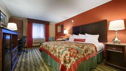Best Western Plus Windsor Gardens Hotel & Suites/conference Center