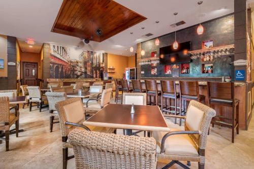 Best Western Plus Windsor Gardens Hotel & Suites/conference Center