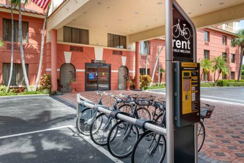 Best Western Plus Windsor Gardens Hotel & Suites/conference Center