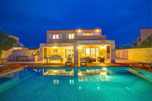 Villa Serena Forcat By Villa Plus