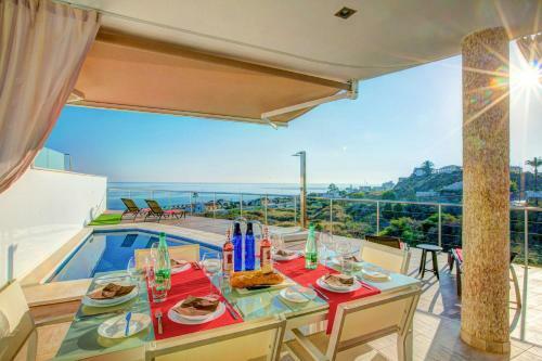 Villa Amura Sea View By Villa Plus