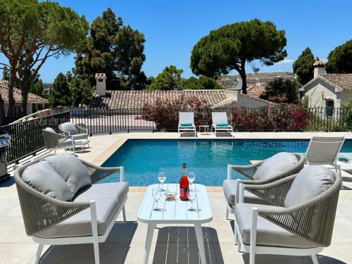 Luxury Villa With Private Pool, Close To Everything