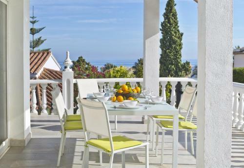 Luxury Modern 3 Bed 2 Bath Villa