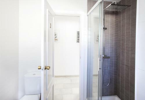 Luxury Modern 3 Bed 2 Bath Villa