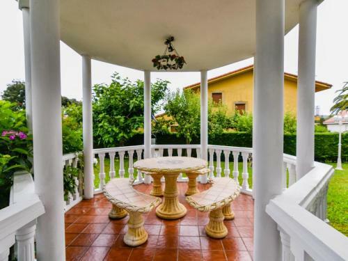 Fant�stica Casa Con Piscina Y Jard�n
