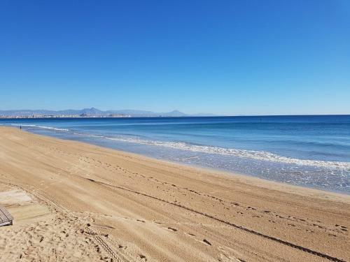 Apartamento Stunning Sea Views At Just 270 M From The Beach
