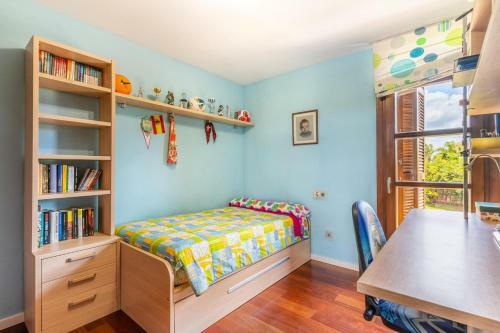 Villa De Lujo Con Piscina, Jacuzzi, Jard�n Y Terraza