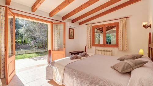 Perfect 3 Bedroom Bungalow With Pool.