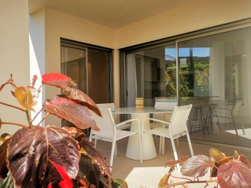 Brand New (2022) Apartment Surrounded By Tropical Gardens!