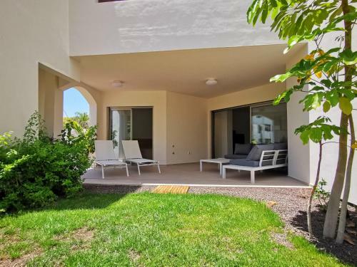 Brand New (2022) Apartment Surrounded By Tropical Gardens!