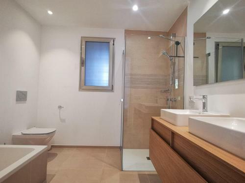 Brand New (2022) Apartment Surrounded By Tropical Gardens!
