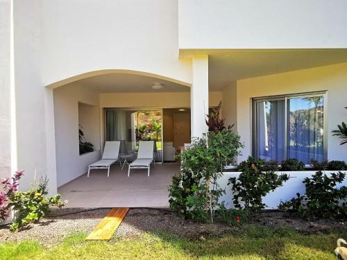Brand New (2022) Apartment Surrounded By Tropical Gardens!