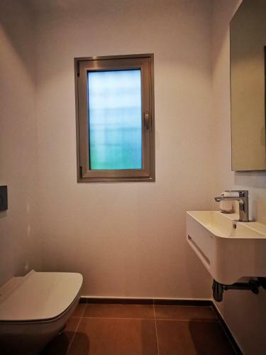 Brand New (2022) Apartment Surrounded By Tropical Gardens!