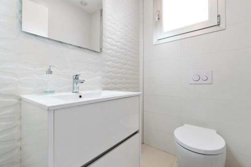 Stunning New Build 3 Bed Villa With Private Pool
