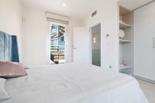 Stunning New Build 3 Bed Villa With Private Pool